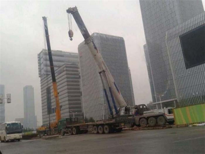 台江县25吨吊车能吊多重设备？