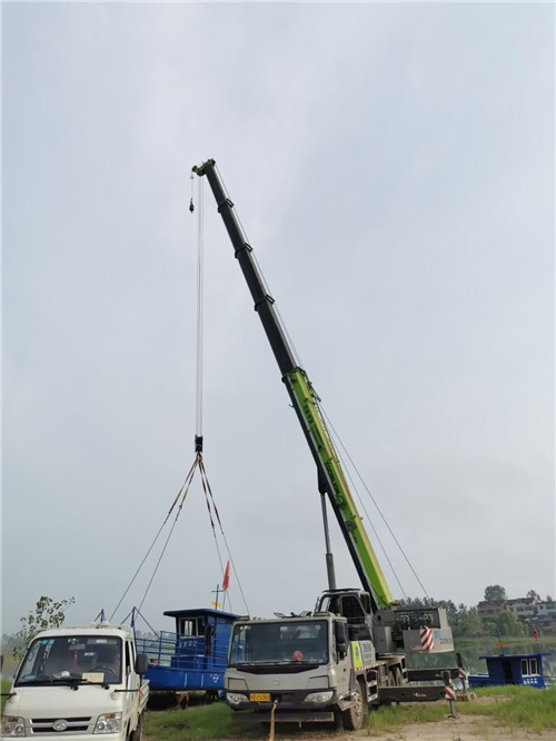 台江县桥梁建设吊装案例